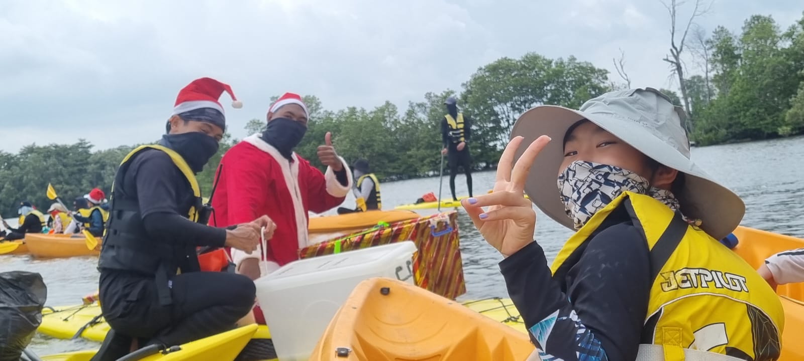 Unforgettable Christmas Evening of Family Fun & Night Kayaking!